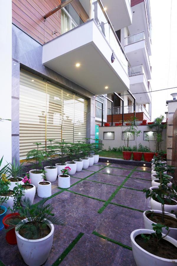 Lime Tree Hotel Pulkit Gurgaon-Artemis Hospital, Nearest Metro Huda City Centre Buitenkant foto